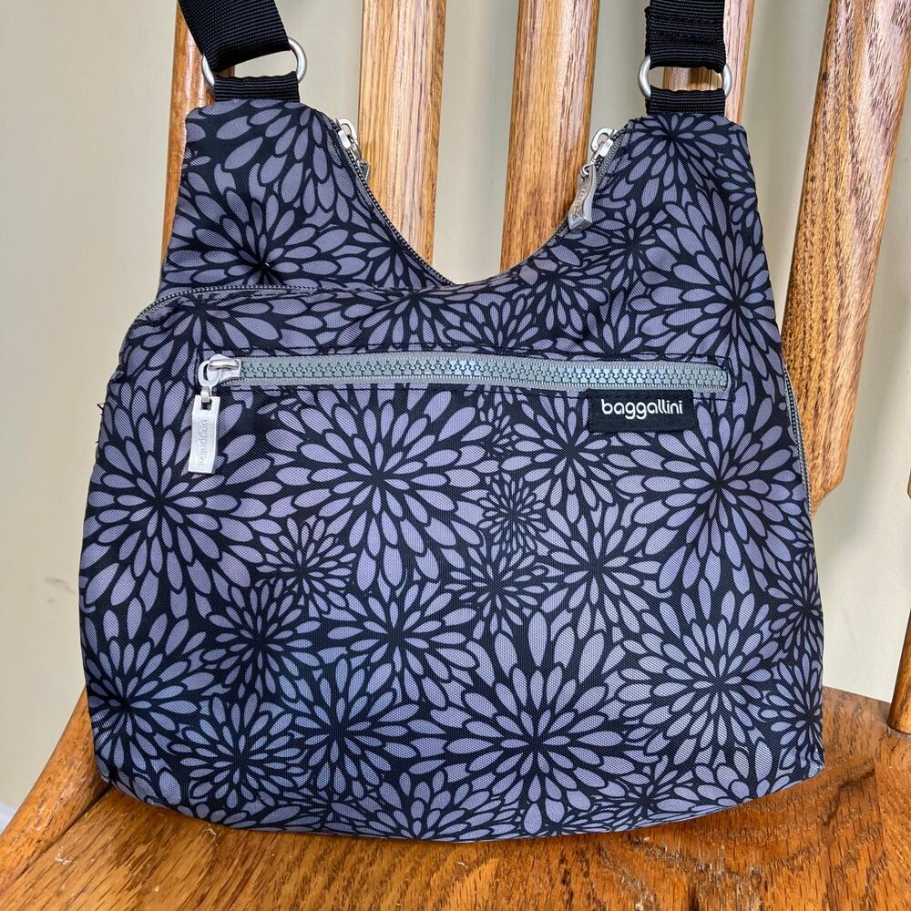 Baggallini Pocket Crossover Crossbody Bag Black Floral Nylon Travel Purse Small - Picture 2 of 16